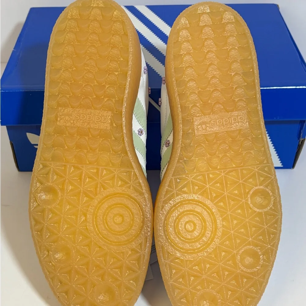 Adidas Samba White and Light Green Shoes - Picture 5 of 7